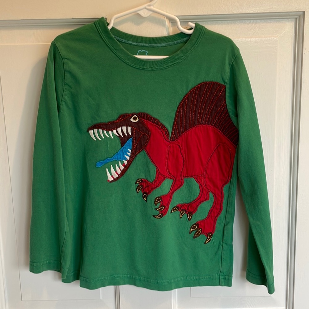 Mini Boden. Dinosaur. Long sleeved T-shirt. EUC. Size 5-6 Y